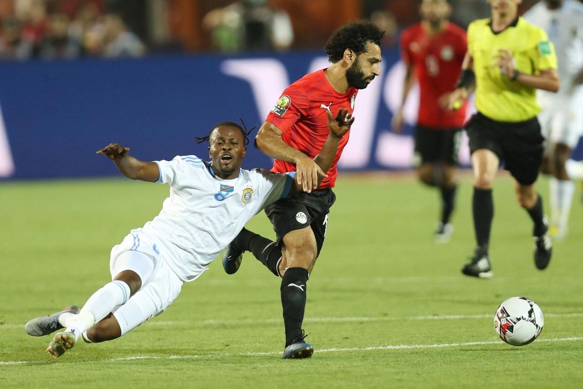 哈登助攻如潮又成球队节奏发动机（哈登妙传频出化身球队节奏引擎）