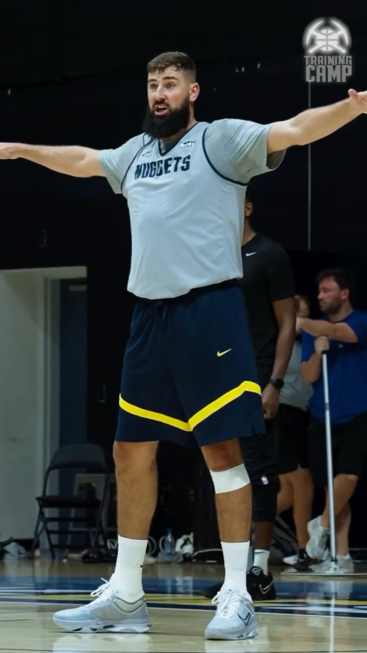 法尔克：拜仁正在为佩雷茨找寻新的外租球队，南安普顿有意（法尔克：拜仁正为佩雷茨物色新租借去处，南安普顿有意）