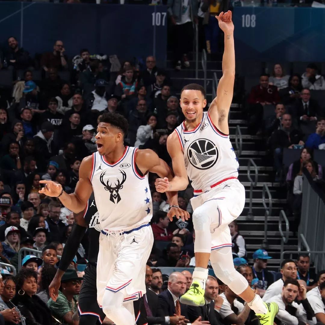 本菲卡旧将路易松晒照说在学习，照片显示他问AI足球总监职责（本菲卡名宿路易松晒学习照：向AI请教足球总监的职责）