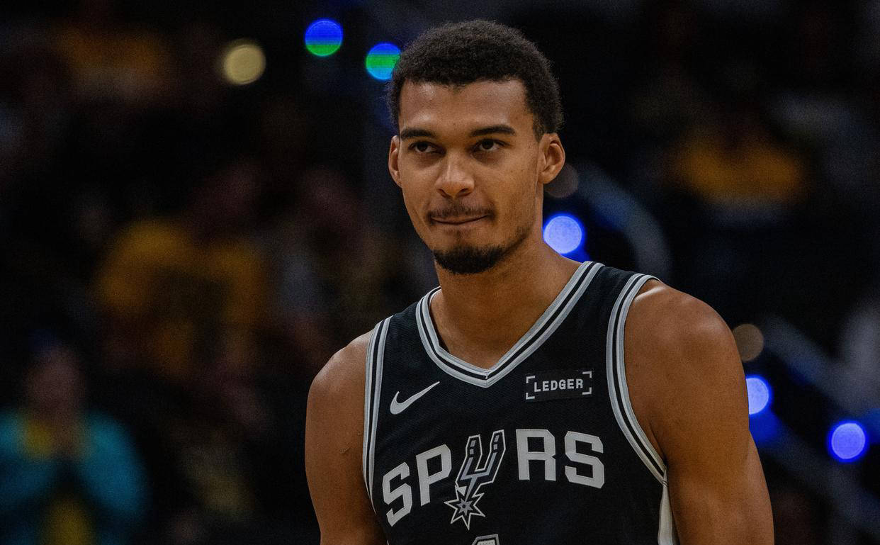 实况足球：又送高光+精选啦! 新普拉蒂尼登场!（实况足球：高光与精选再度来袭，普拉蒂尼新卡亮相！）