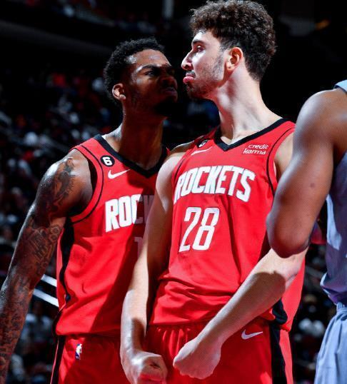 2025中超最佳青年球员候选：王钰栋、吾米提江领衔（2025中超最佳青年球员候选名单出炉：王钰栋、吾米提江领跑）