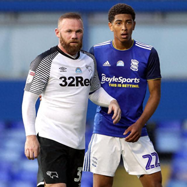 不当冤大头，米切尔拒绝为亲戚提供圣诞大战门票，请自己想法解决（米切尔拒绝亲戚索要圣诞大战门票：不当冤大头，自己想办法）