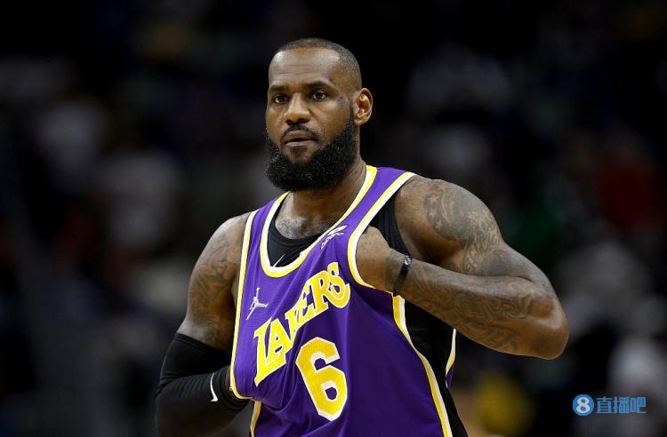 FM26逆天Bug，外场球员“闪现”至门前挡出对方主罚的点球（FM26爆出离谱Bug：外场球员瞬移到门前封堵对方点球）