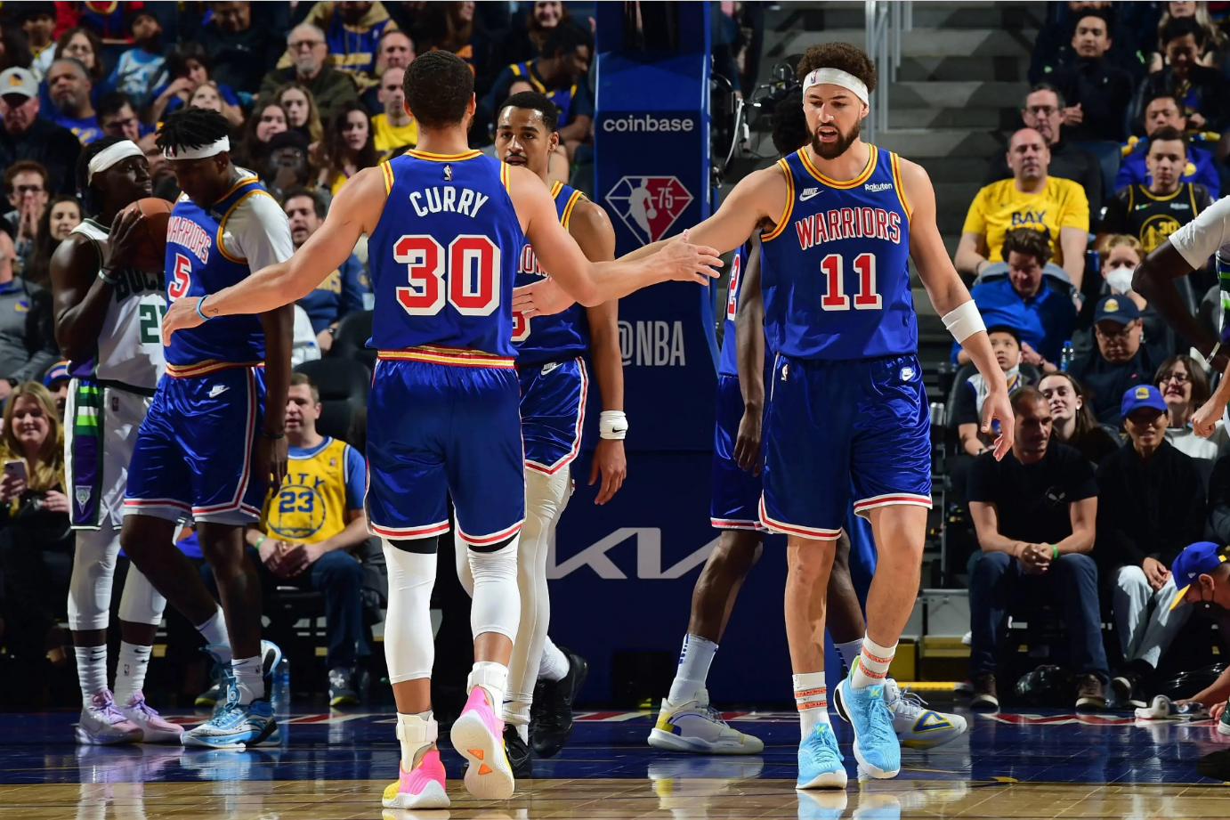 掘金约基奇豪取三双助球队连胜（约基奇砍三双，掘金豪取连胜）