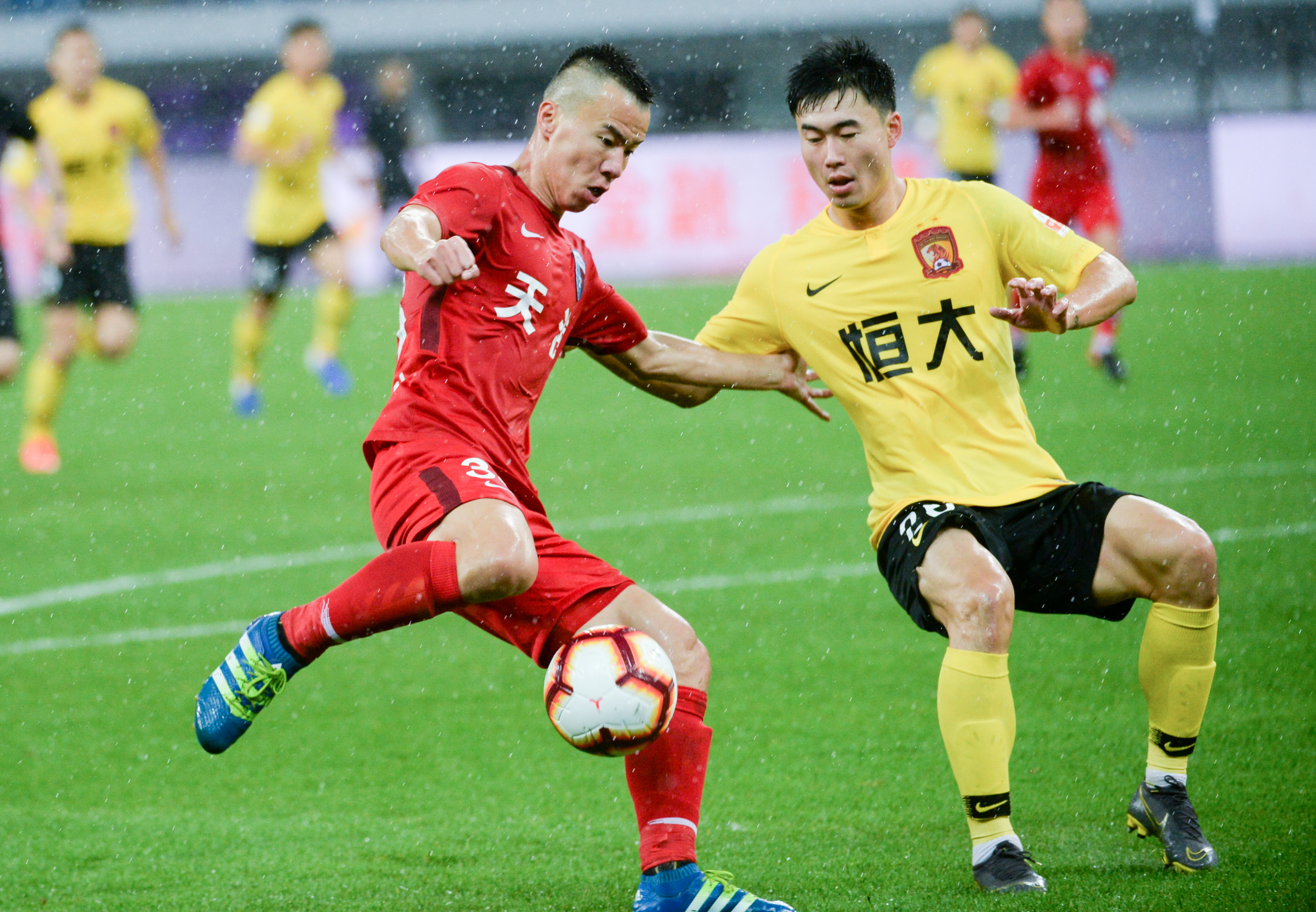 绿帽哥：利物浦冬窗卖萨拉赫&签塞梅尼奥，阿隆索替代斯洛特（绿帽哥称：利物浦冬窗或售萨拉赫并签下塞梅尼奥，阿隆索有望接替斯洛特）