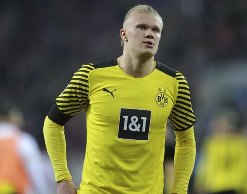 TA：皇马球星团队深度介入更衣室，阿隆索管理面临额外挑战（TA：皇马更衣室遭球星团队深度介入，阿隆索管理难度上升）