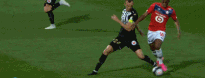 马卡：维尼修斯和皇马续约谈判远未达成，期限与年薪上有分歧（马卡报：皇马与维尼修斯续约受阻，合同期限与年薪尚未谈拢）