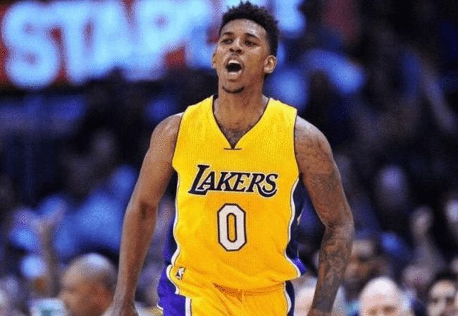 马内谈C罗：他是全世界运动员榜样，他拥有极强的职业精神（马内称赞C罗：堪称全球运动员楷模，职业精神极强）