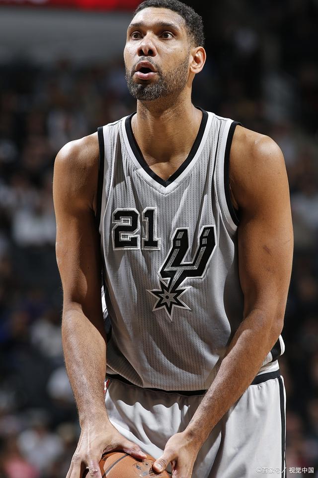 热议海港输球：古斯塔沃停赛影响大；亚冠已是舆论负担（海港失利引热议：古斯塔沃停赛影响显著，亚冠成舆论包袱）