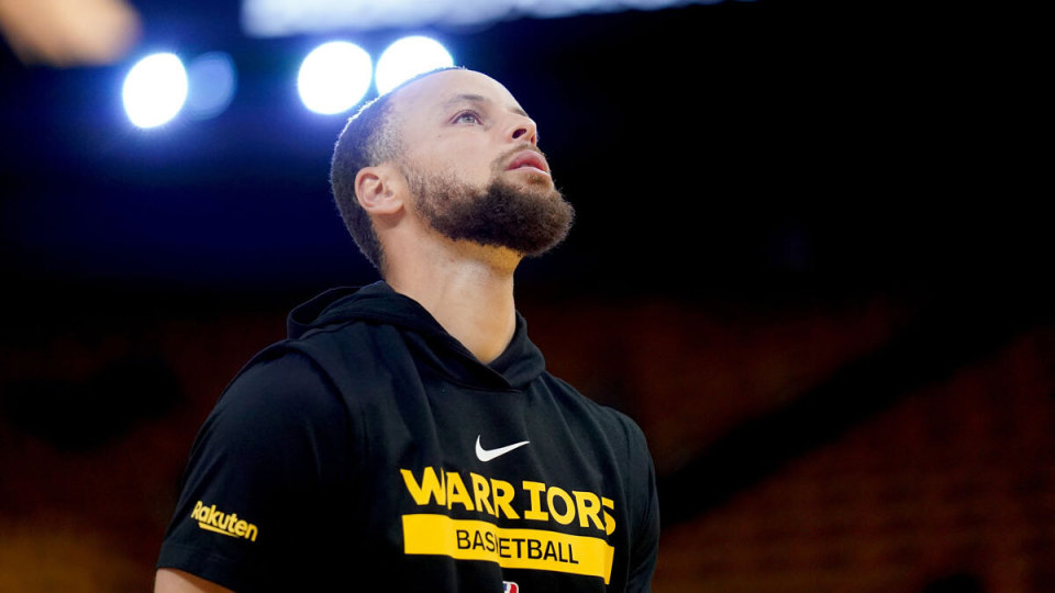 布朗连续5场30+难救主，罚球14中7&错失关键两罚（布朗连砍5场30+仍难挽败局，14罚仅中7且关键两罚失手）